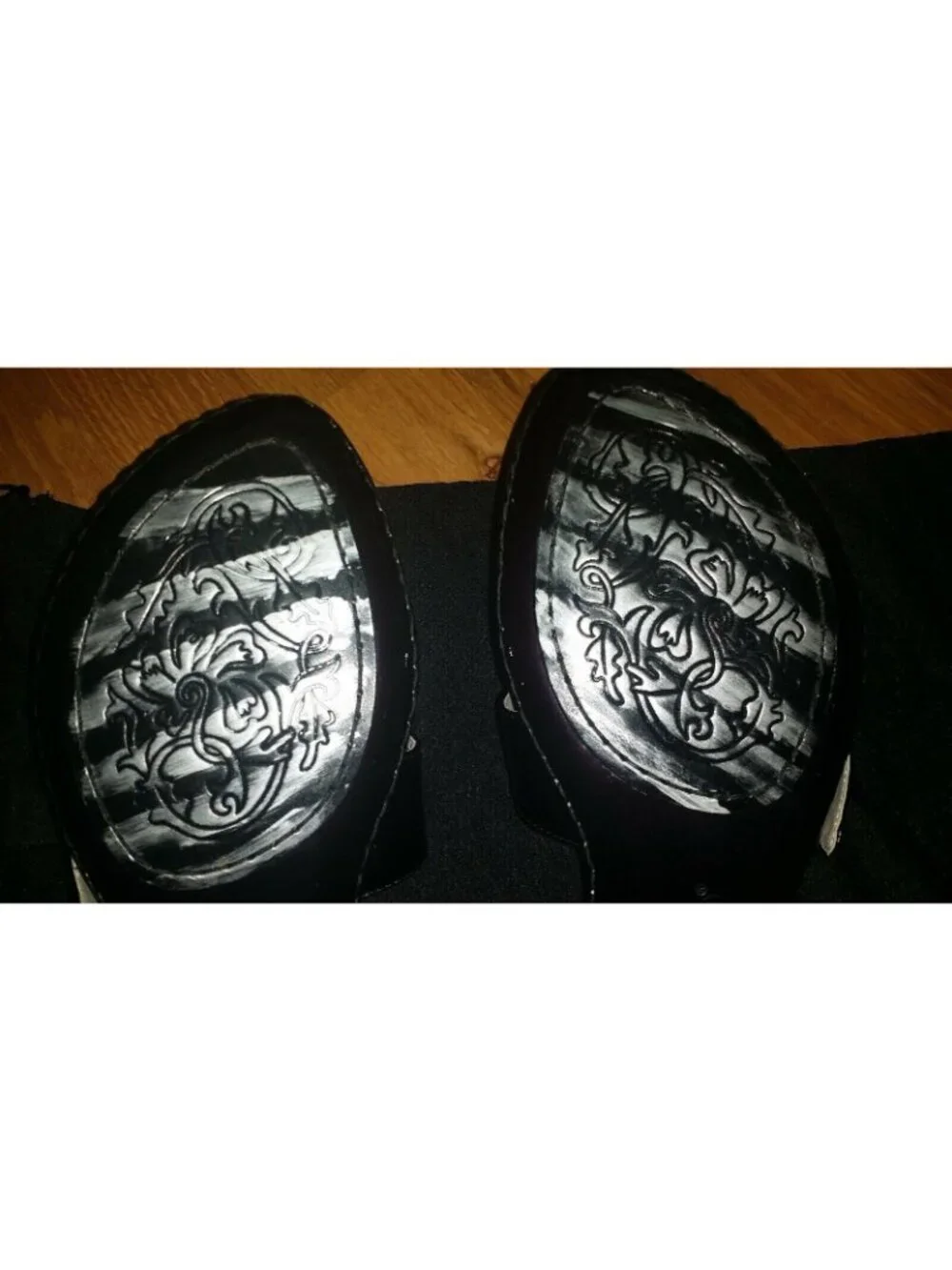 Bolo By Born Black Patent Thong Sandals for Women - Size 7 US - New in Box